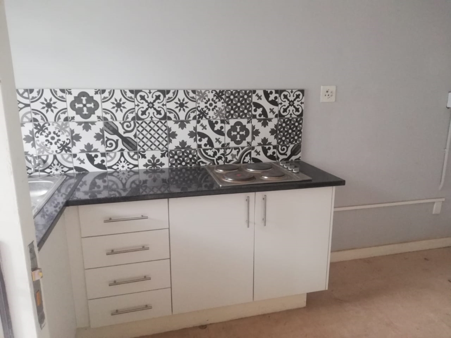 To Let 1 Bedroom Property for Rent in Southernwood Eastern Cape